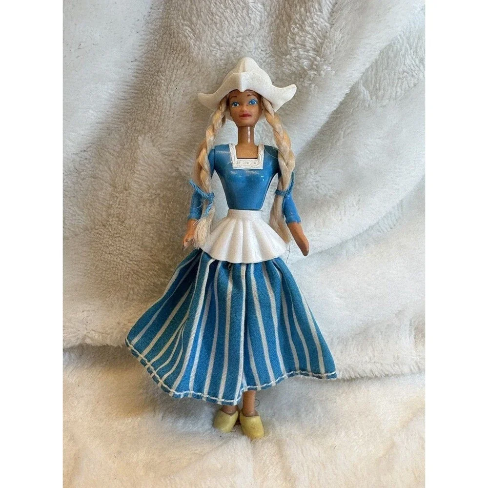 Vintage 1995 McDonald’s Dolls Of The World Dutch Barbie Toy
